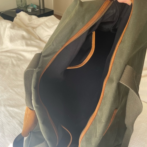 Stubble and Co | The Weekender XL in Olive NWOT - Picture 8 of 8